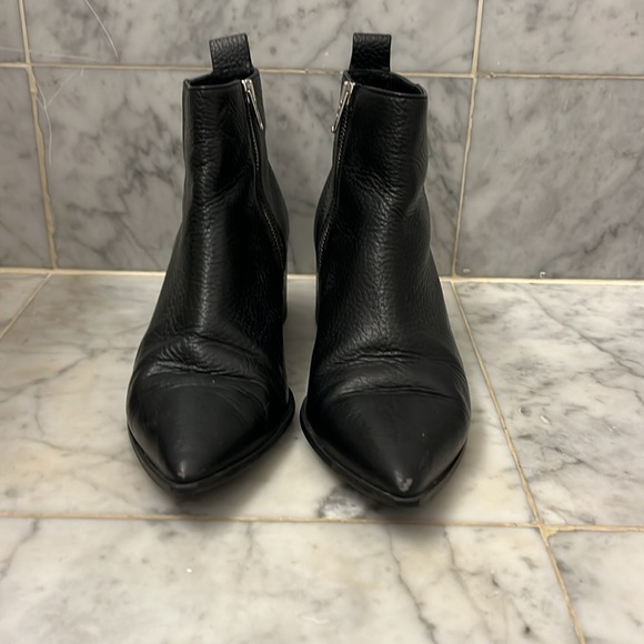 Everlane Leather Block Heel Booties - Picture 2 of 8